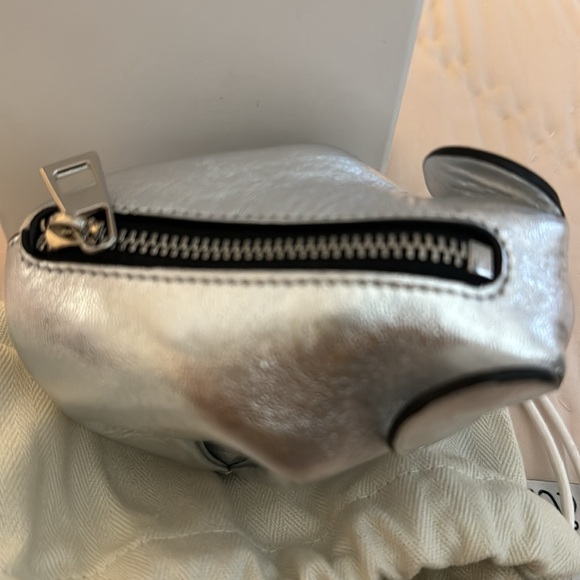 NEW LOEWE SILVER LEATHER COIN PURSE - Picture 4 of 7